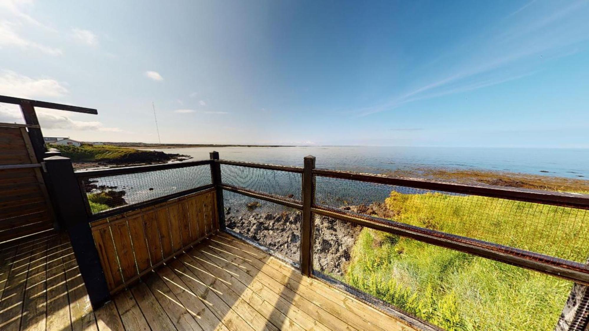 Kleifar: Ocean View Apartment Хелисандур Екстериор снимка